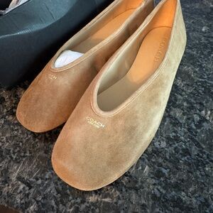 Coach Womens Houston Ballet Flat in Suede Coconut Brown Sz 9 B New Shoes $150